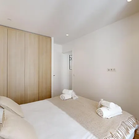 156 Marlene - Superbe A Paris. Párizs