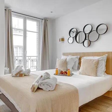 156 Marlene - Superbe A Paris.