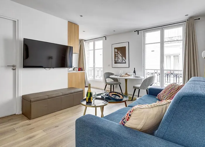 156 Marlene - Superbe A Paris.